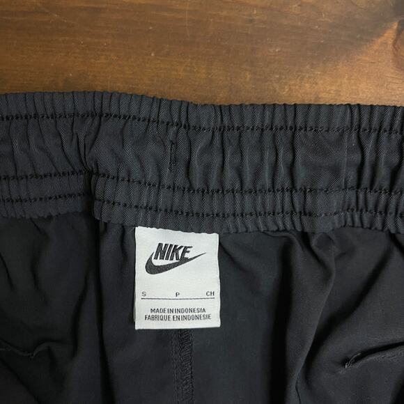 Nike Sportswear Tech Woven Commuter Pants Men’s Small Tapered Black DR9101-010 - Picture 4 of 12